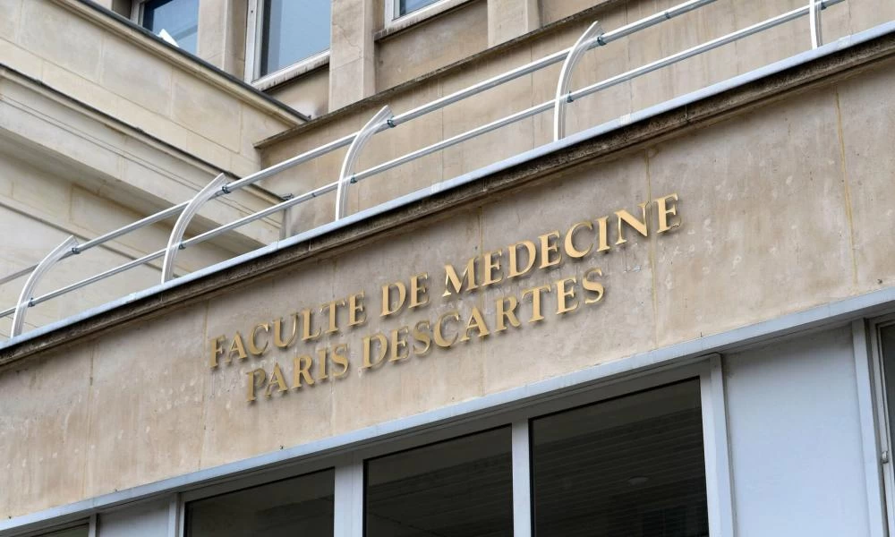 Γαλλία: Σκάνδαλο για «μαζικό τάφο στην καρδιά του Παρισιού»